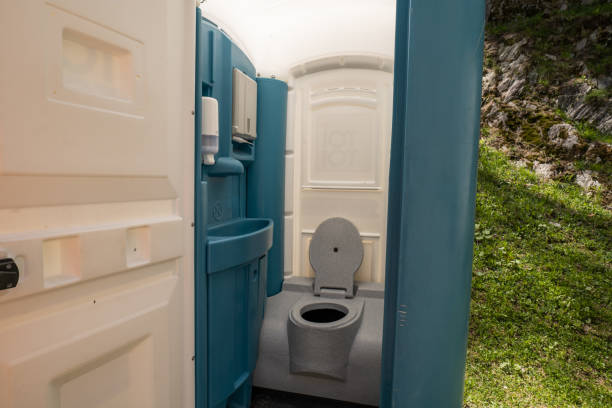 Best Construction site porta potty rental  in Village Of Waukesha, WI